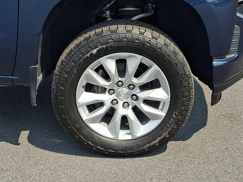 Used 2019 NORTHSKY BLUE METALLIC Chevrolet Custom image 9