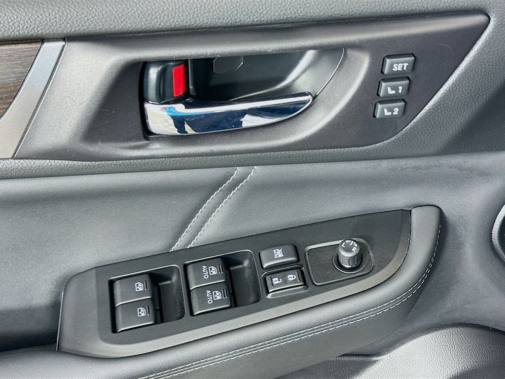 Used 2018 Silver Subaru 2.5i image 18