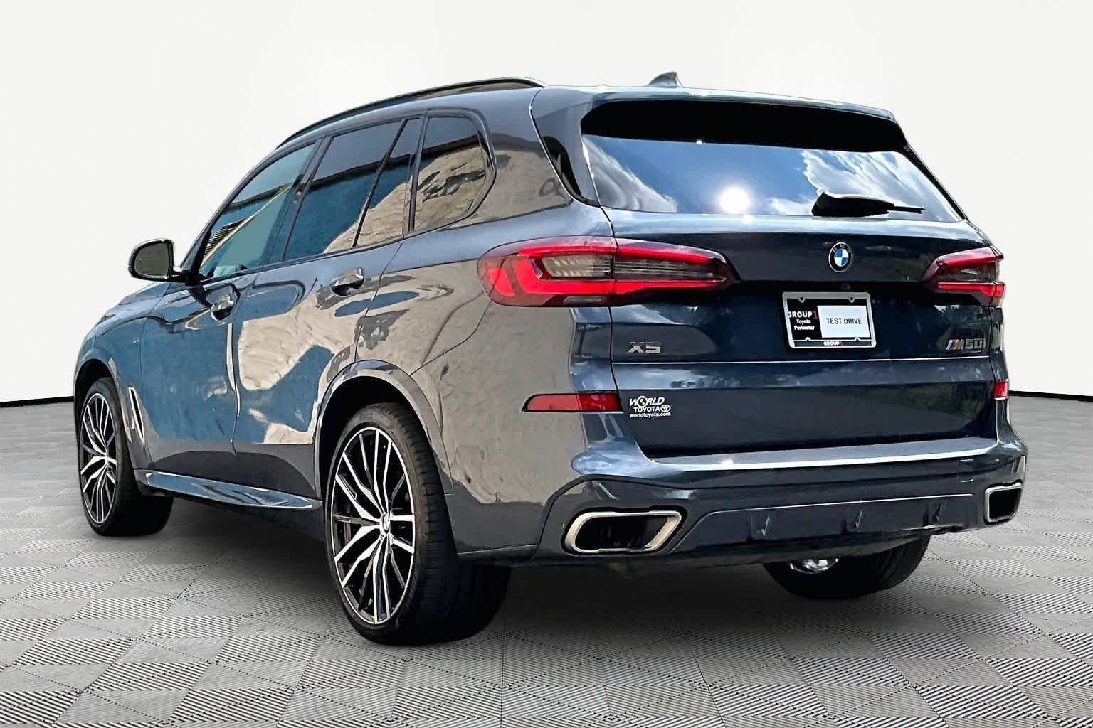Used 2021 Arctic Gray Metallic BMW M50i image 12