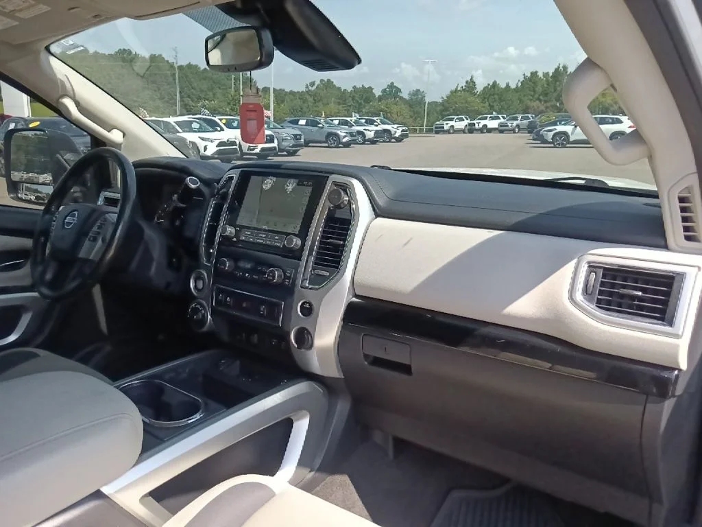Used 2021 White Nissan SV image 35