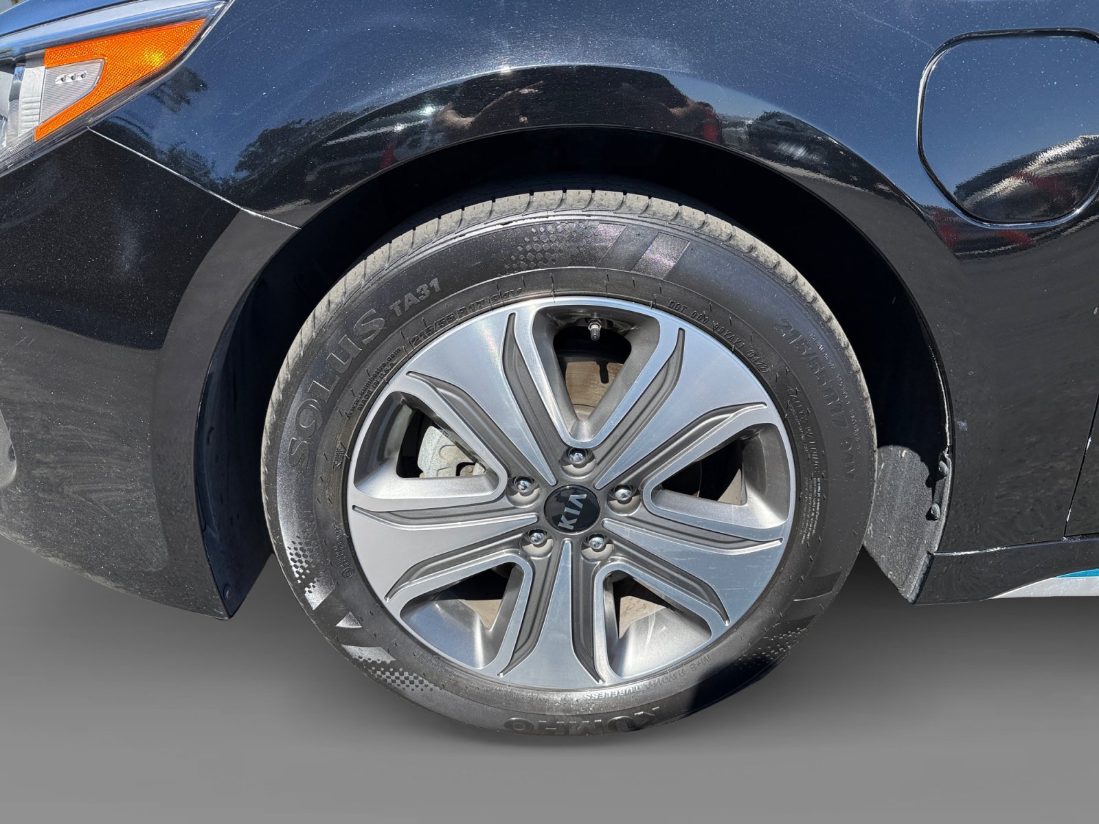 Used 2019 Aurora Black Kia EX image 9