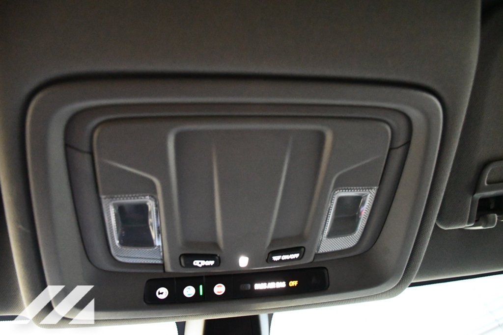 Used 2020 IRIDESCENT PEARL TRICOAT Chevrolet RST image 20