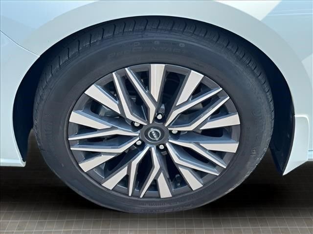 Used 2023 White Nissan 2.5 SV image 20