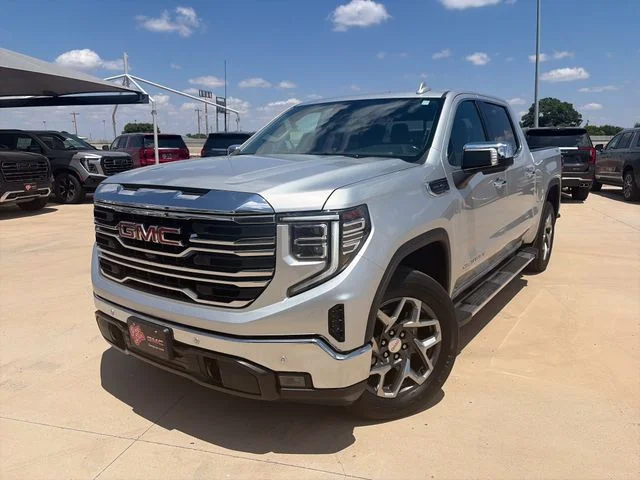 Used 2022 Silver GMC SLT image 2