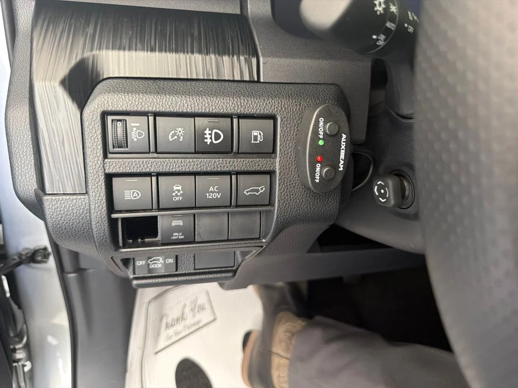 Used 2025 Cutting Edge Toyota Platinum image 26