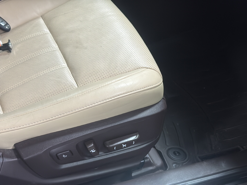 Used 2017 White Lexus 350 image 16