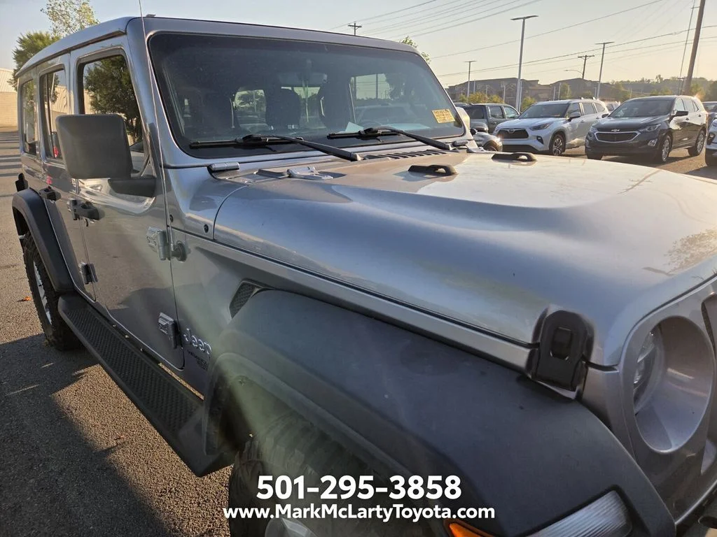 Used 2021 Silver Jeep Unlimited Sport S image 8