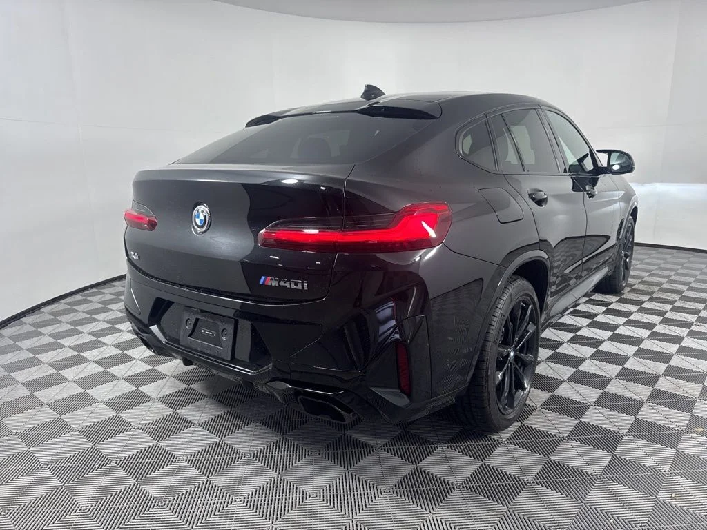Used 2024 Black BMW M40i image 5