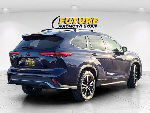 Used 2022  Toyota XSE image 4