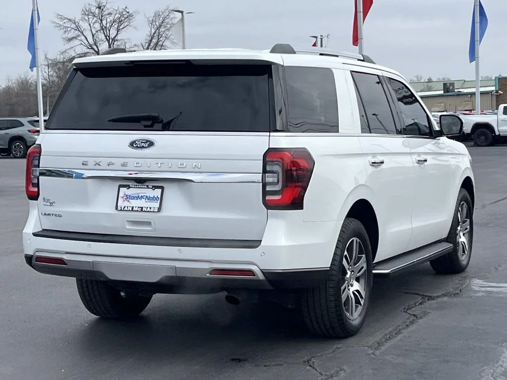 Used 2022 White Ford Limited image 7
