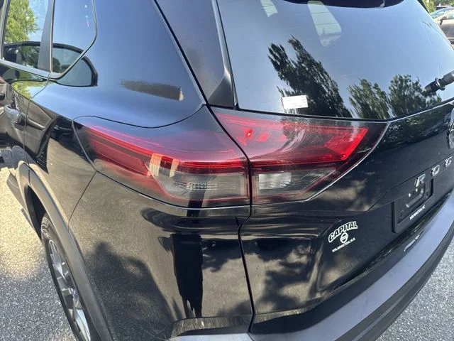 Used 2021 Black Nissan S image 32