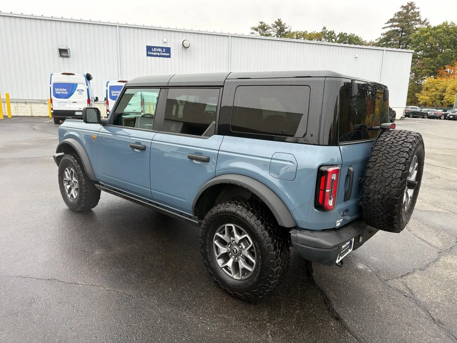 Used 2025 Azure Gray Metallic Tri-Coat Ford Badlands image 13