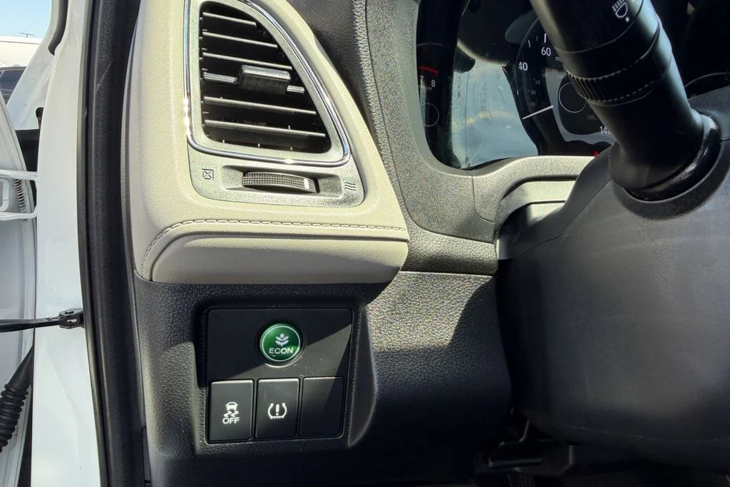 Used 2018 White Honda EX-L image 17
