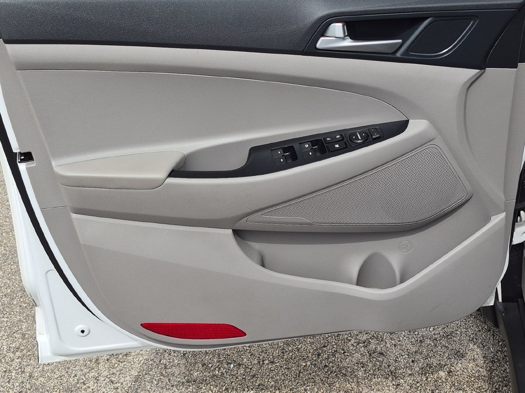 Used 2020 White Hyundai Value image 24