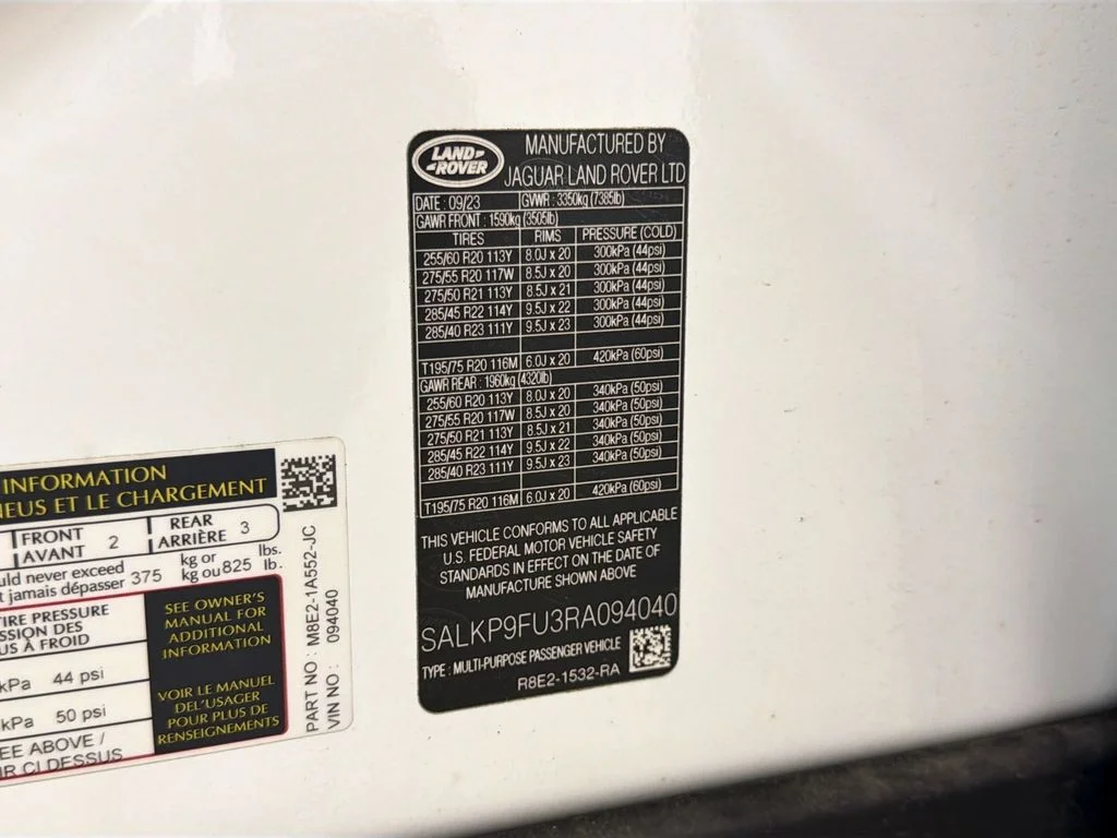 Used 2024  Land Rover SE image 35