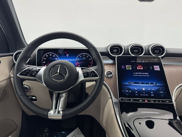 Certified Used 2026 Polar White Mercedes-Benz GLC 300 image 3