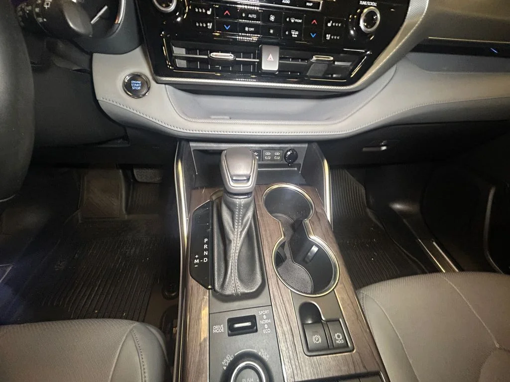 Used 2022 Celestial Silver Toyota Platinum image 11
