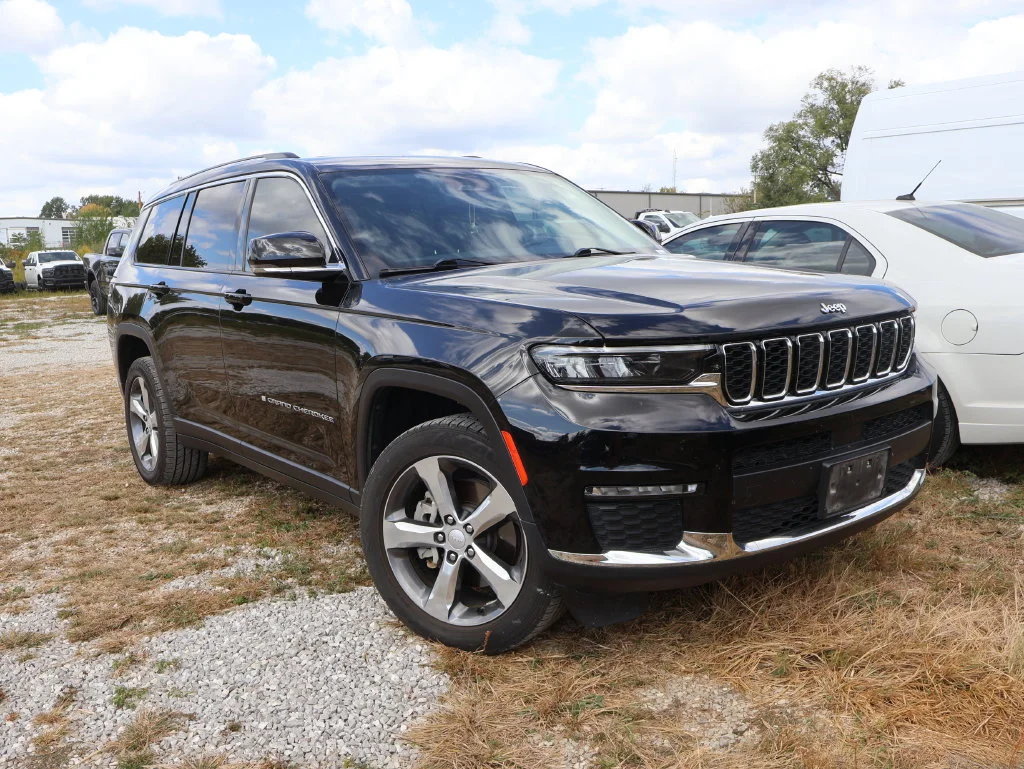 Used 2021 Black Jeep Limited image 11