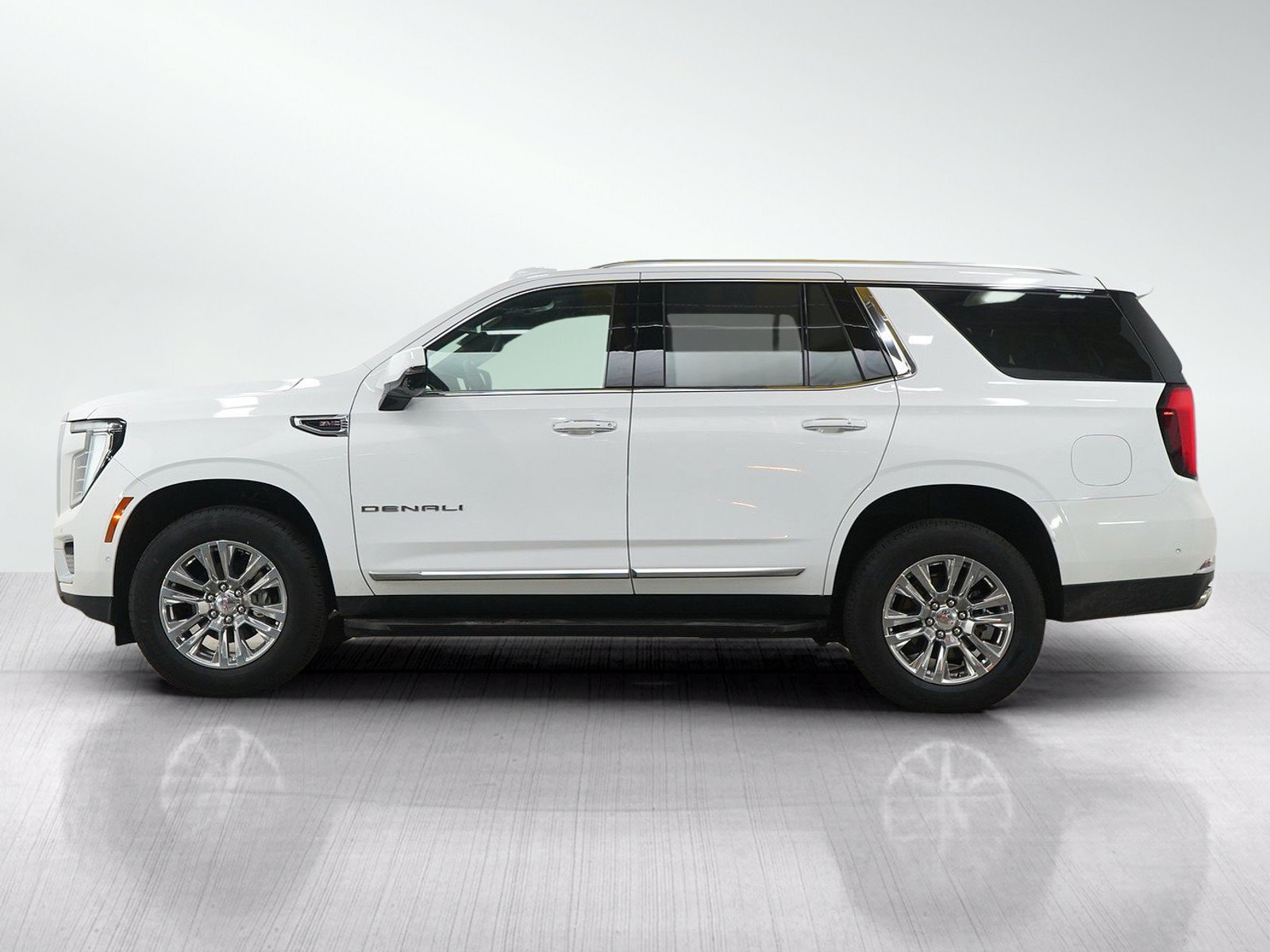 Used 2025 GMC Yukon Denali with VIN 1GKS2DRL3SR208562 for sale in Burnsville, Minnesota