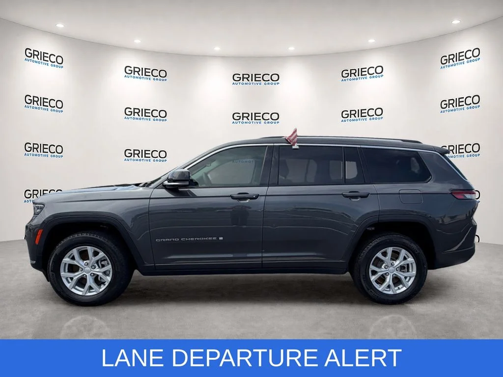 Used 2023 Gray Jeep Limited image 4