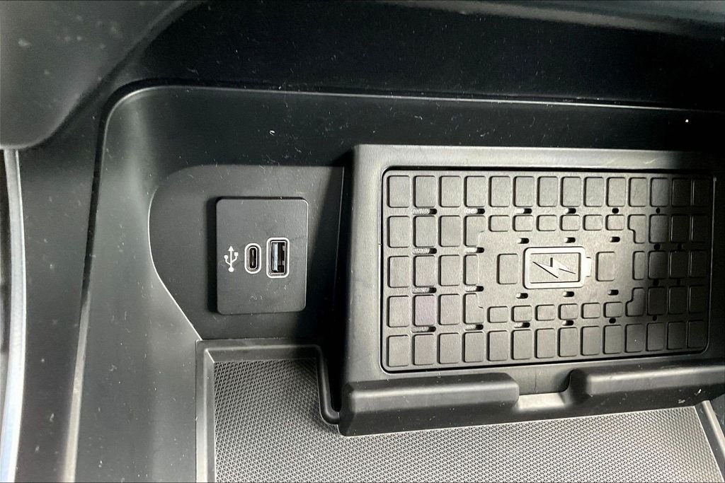 Certified Used 2025 Black Metallic Ford XLT image 17