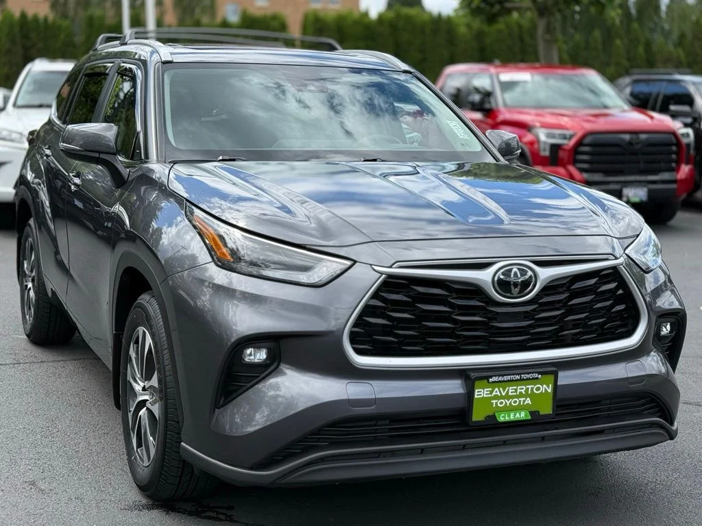 Used 2023 Gray Toyota XLE image 7