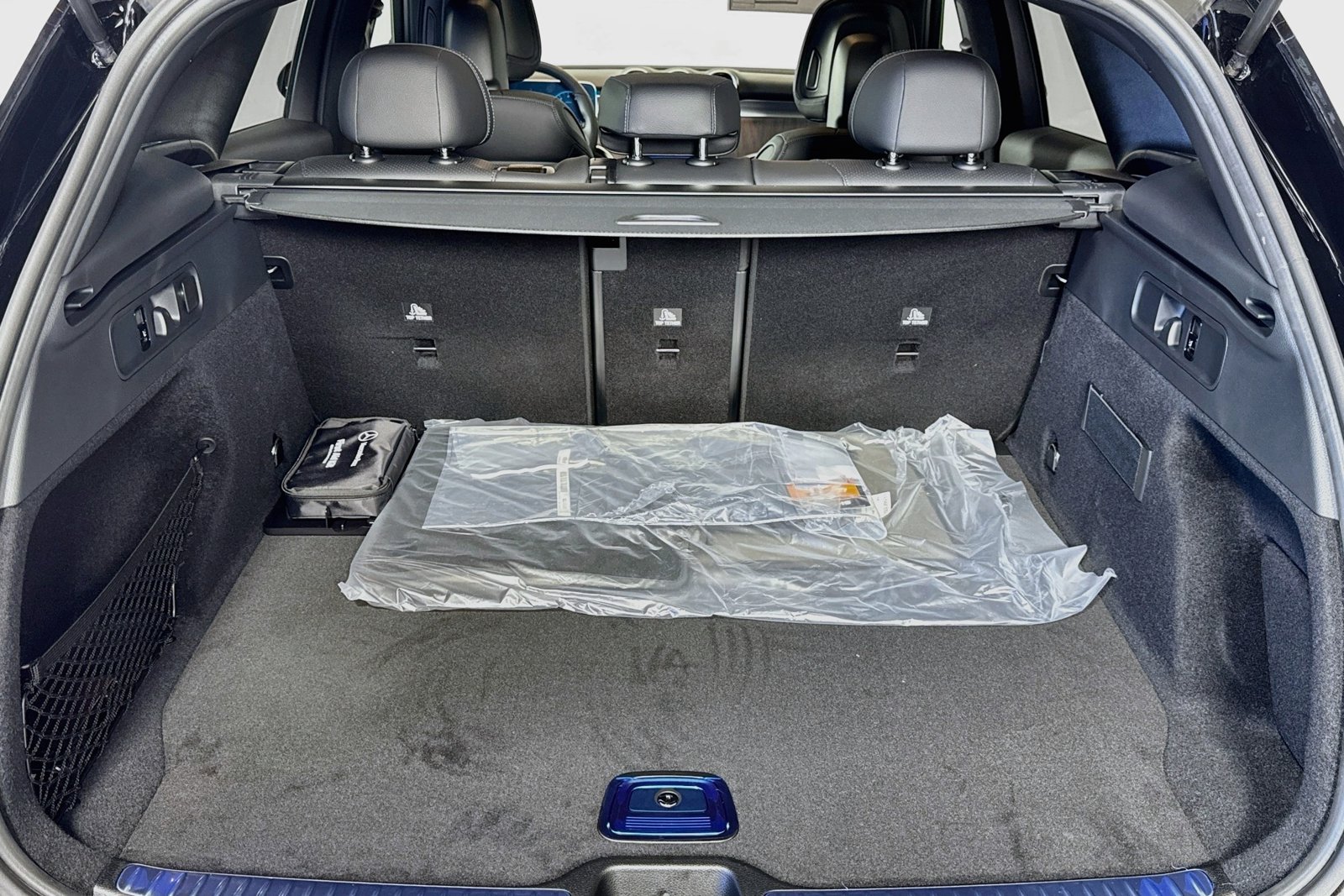 New 2026 Black Mercedes-Benz GLC 300 image 24