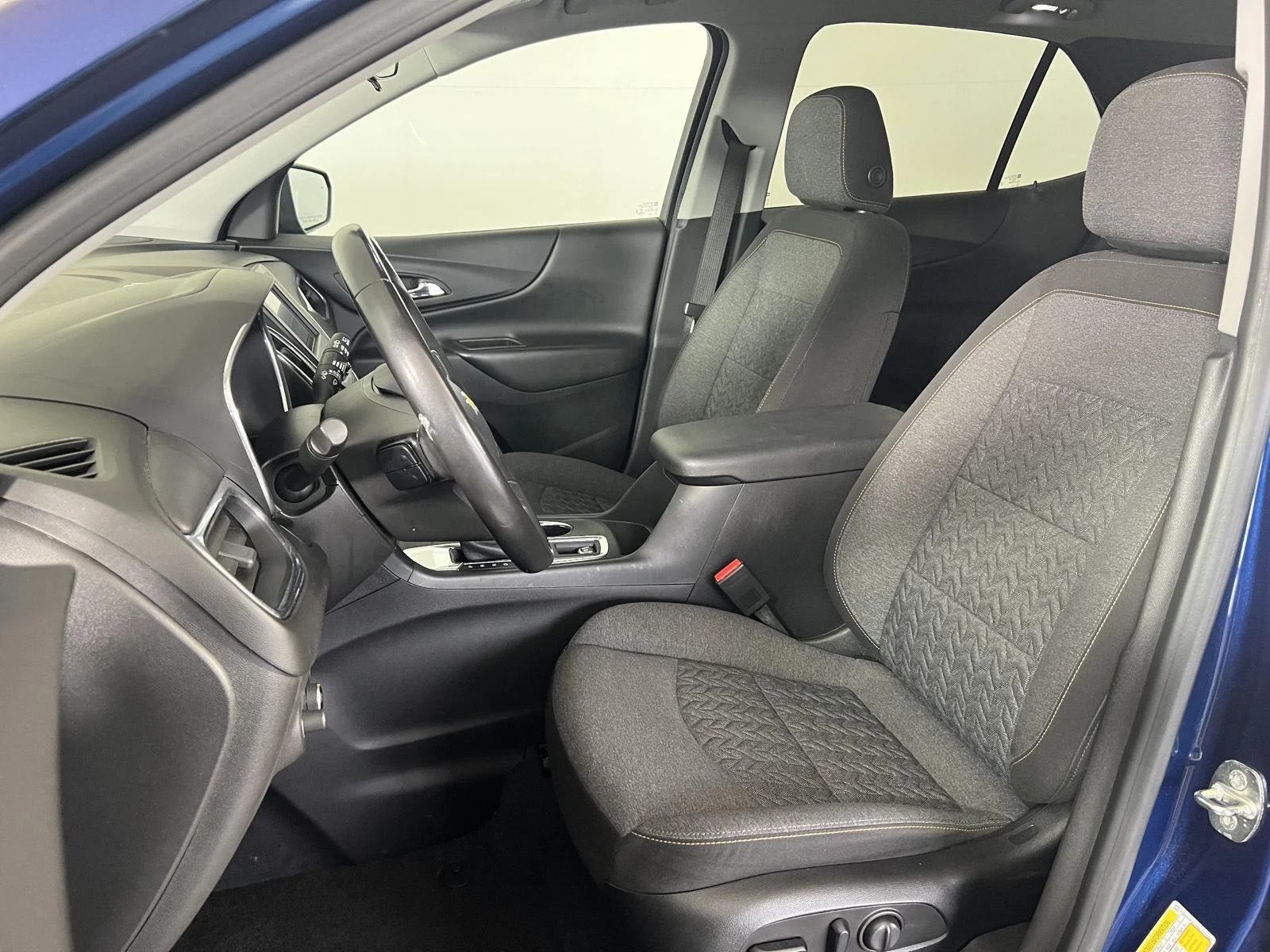 Used 2022 BLUE GLOW METALLIC Chevrolet LT image 5