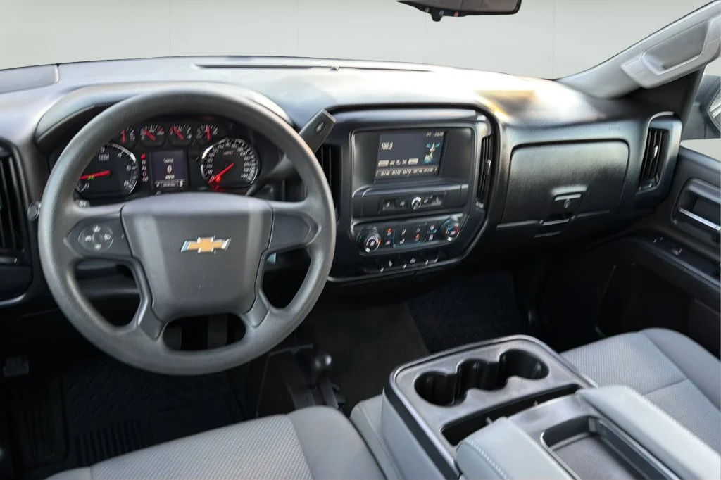 Used 2016 Black Chevrolet Custom image 20