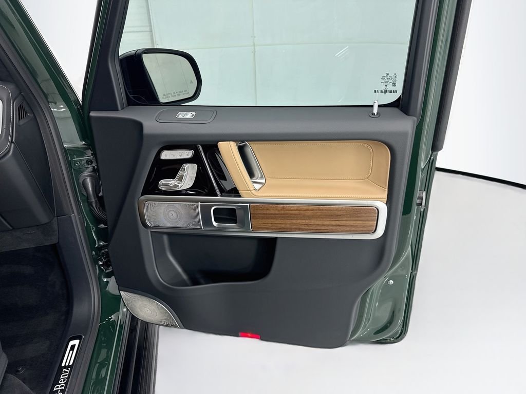 New 2027 MANUFAKTUR Deep Green Mercedes-Benz G 580 image 24