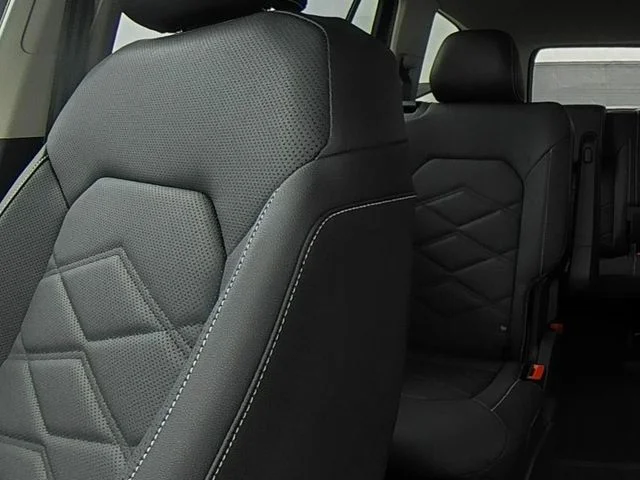 New 2026 Black Volkswagen 2.0T SE w/Technology image 40