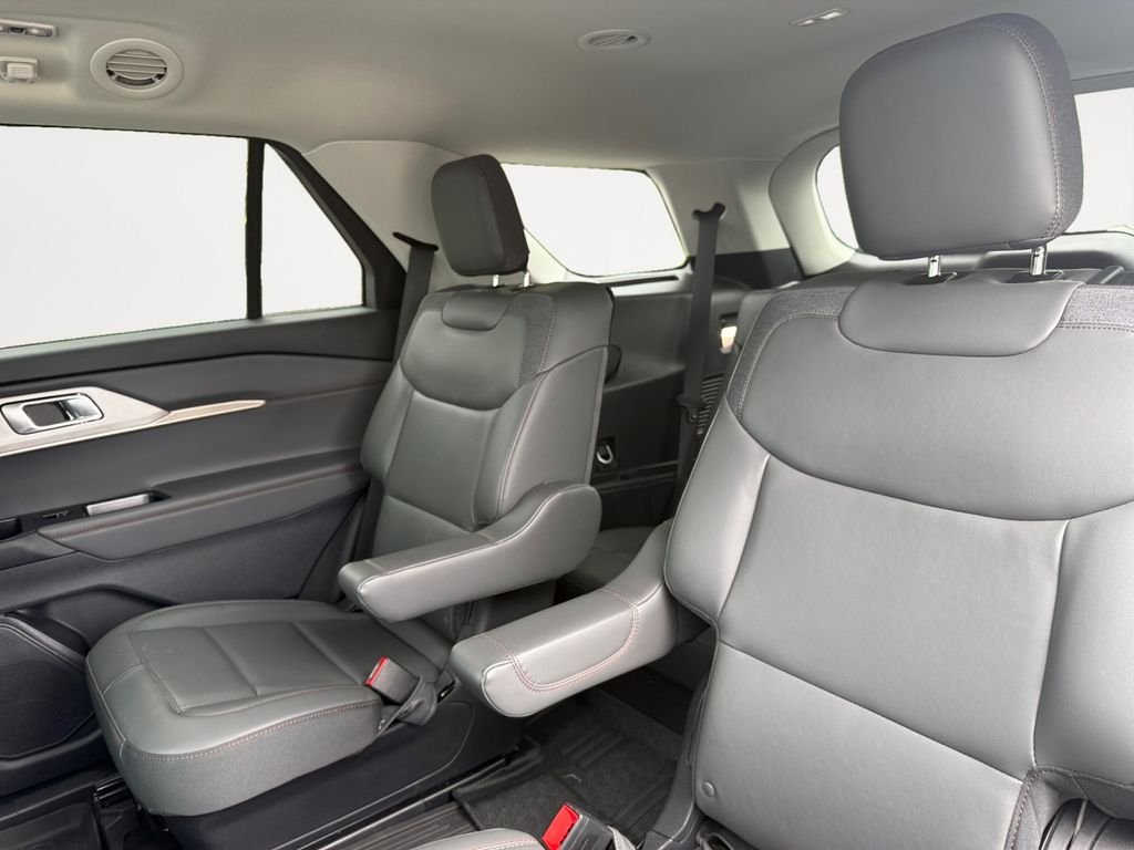 Used 2025 Silver Ford Active image 13