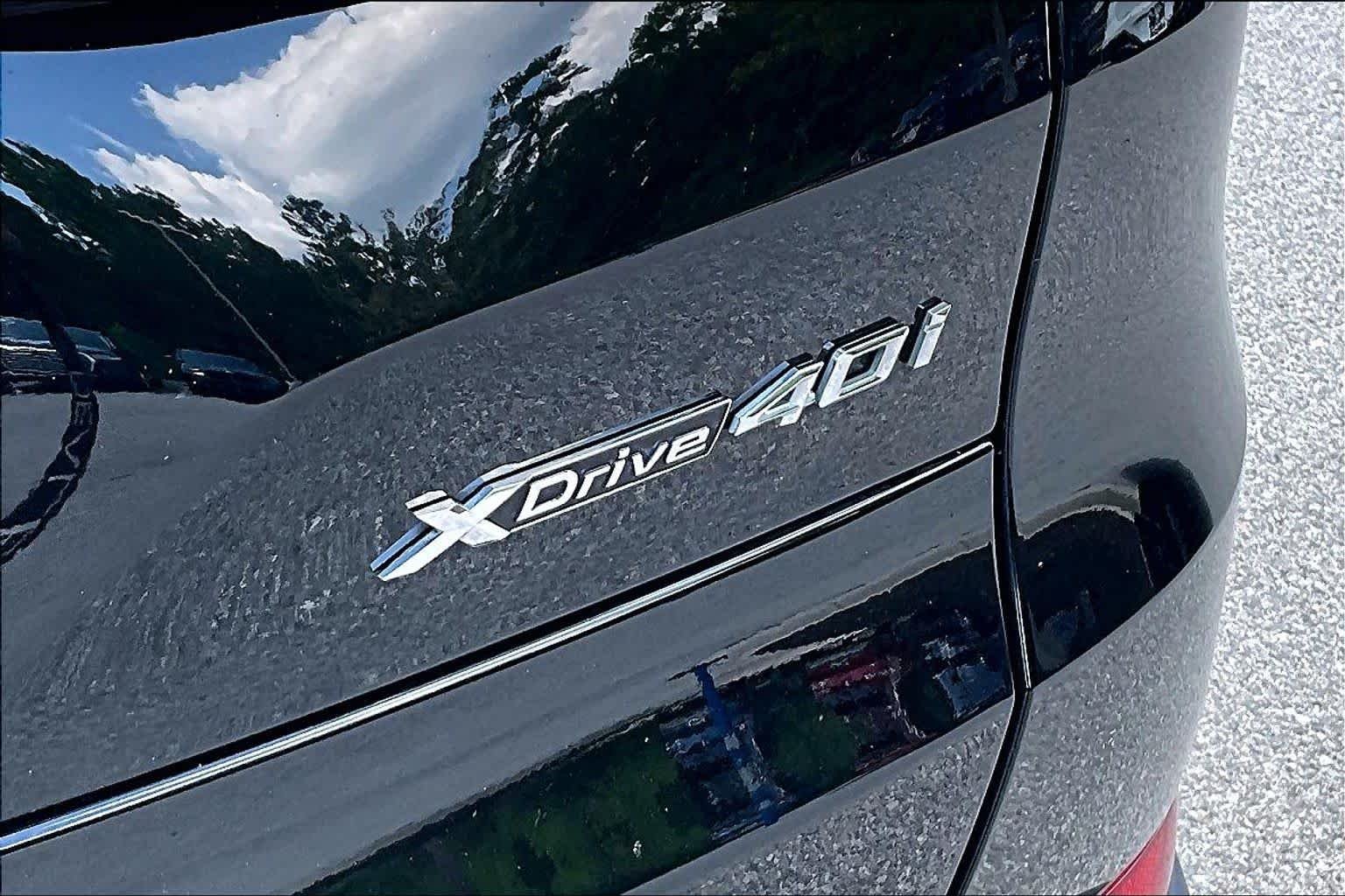 Certified Used 2023 Jet Black BMW xDrive40i image 9