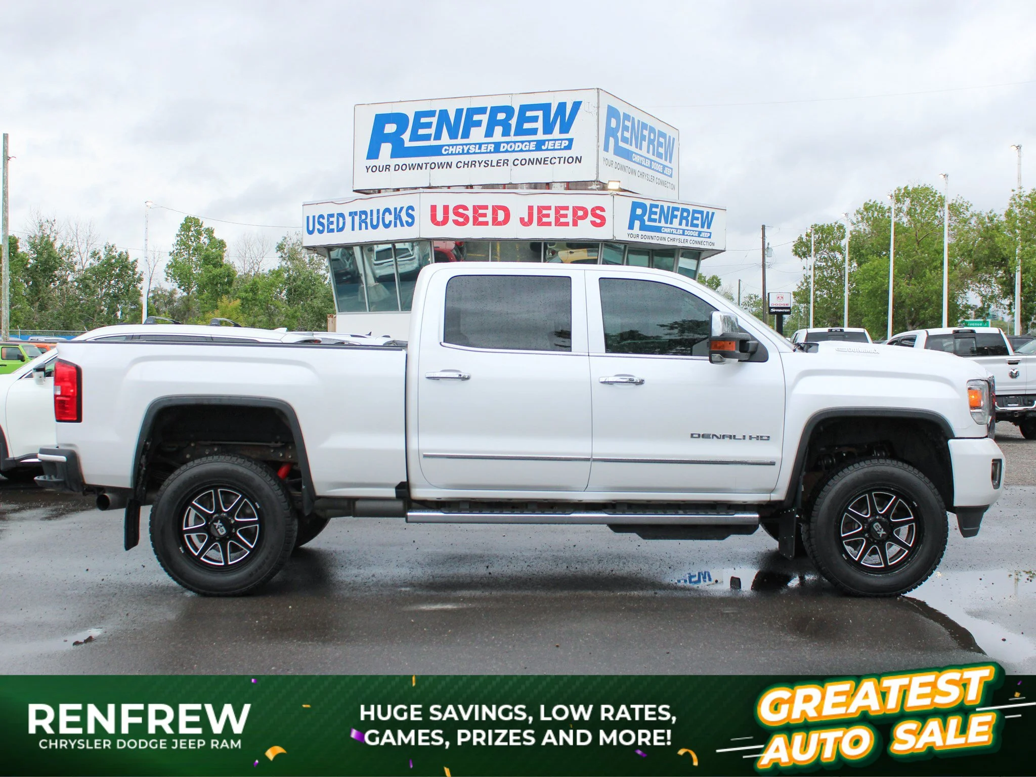 Used 2019 White GMC Denali* | Crew Cab | Duramax | 5th Wheel/Gooseneck Prep | Heated/Ventilated Seats | Sunroof | image 1