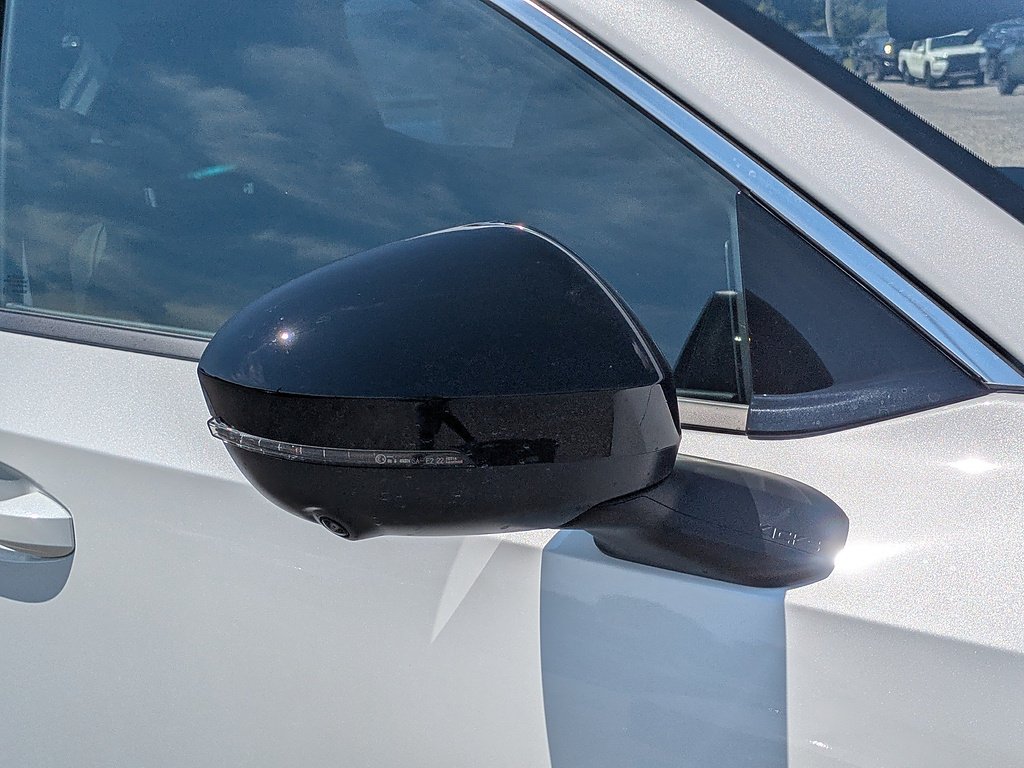2026 Nissan KICKS SR - Photo 10