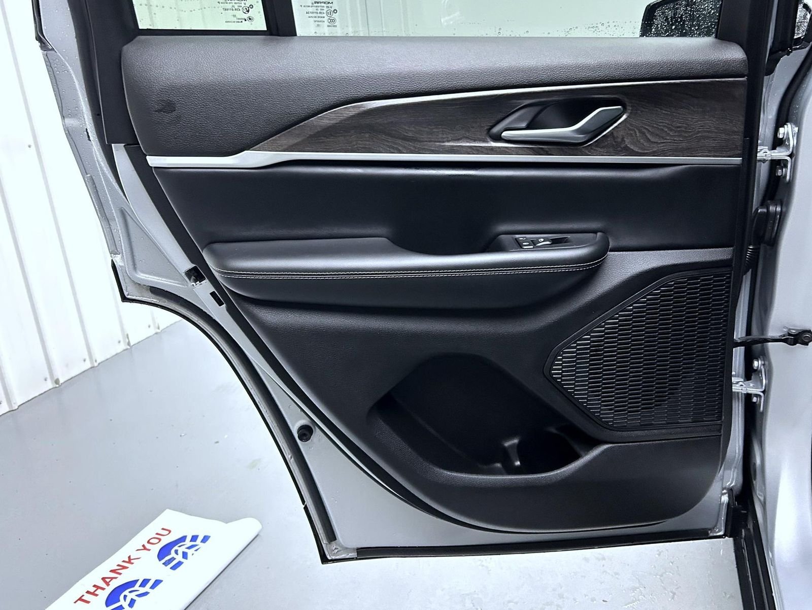 Used 2023 Silver Jeep Limited image 20
