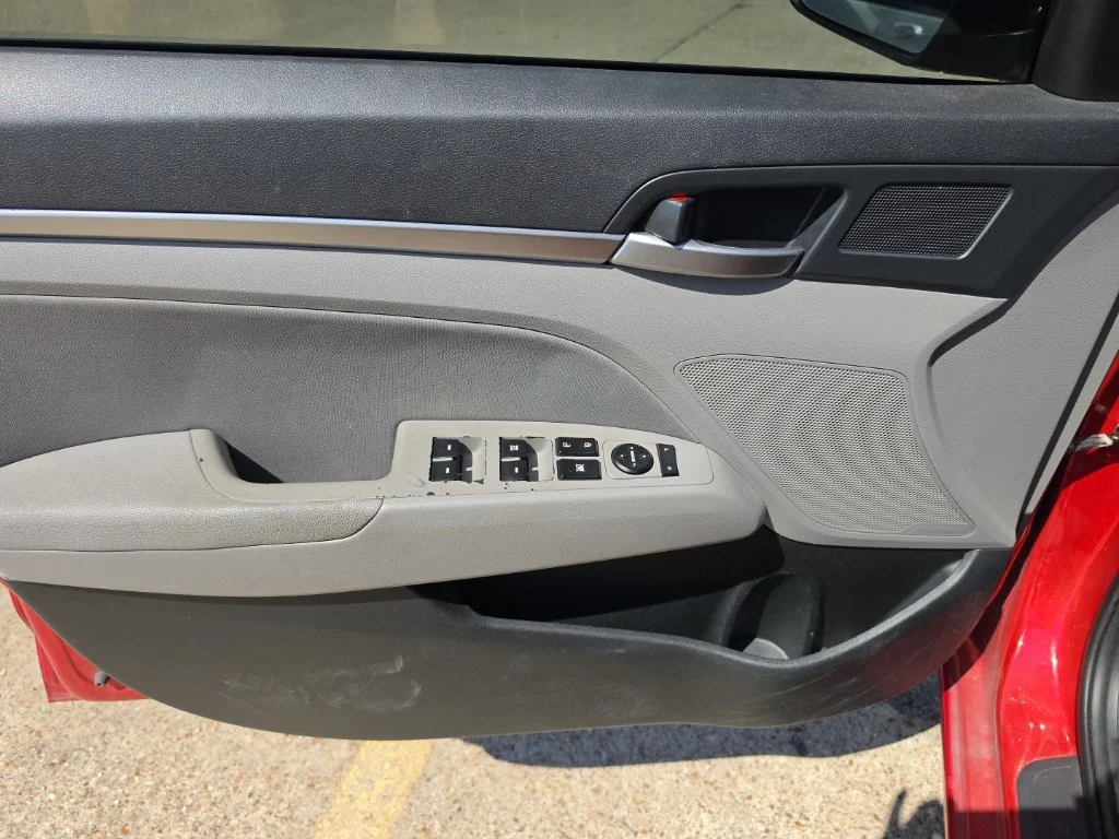 Used 2020 Red Hyundai SEL image 10