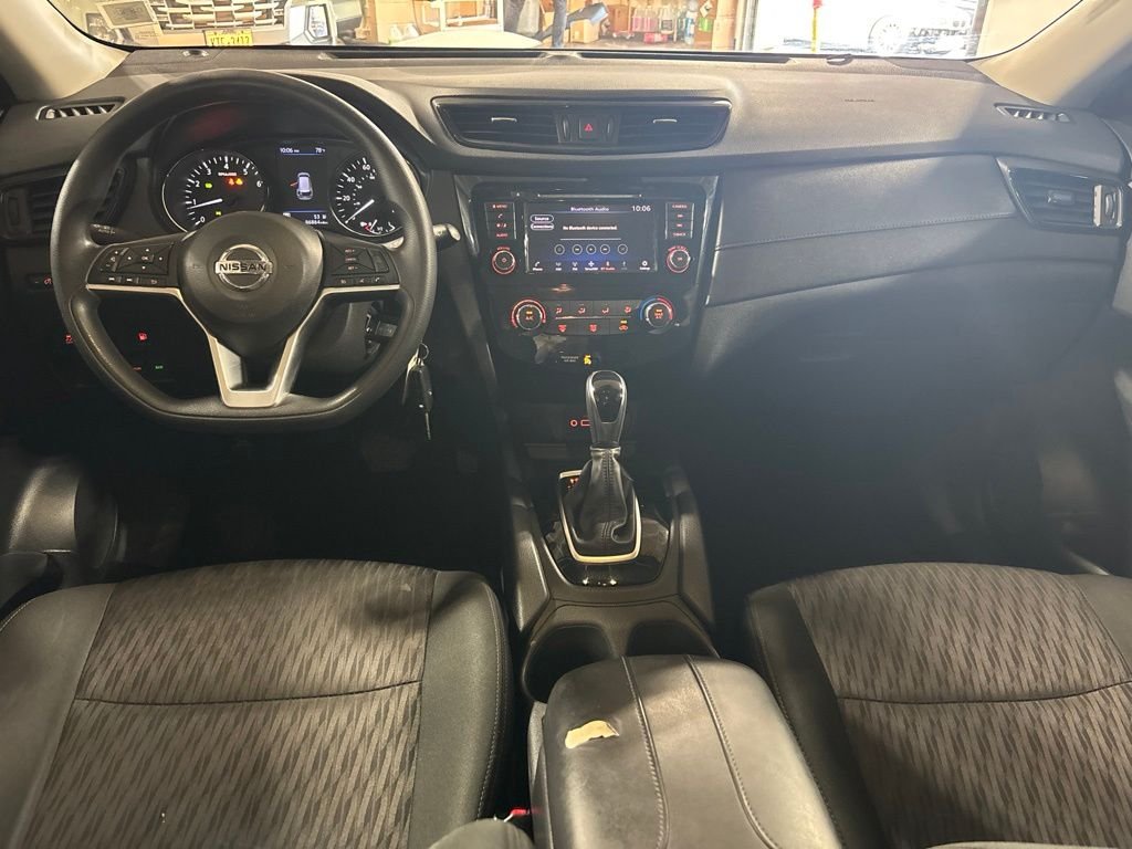 Used 2020 Gray Nissan S image 10