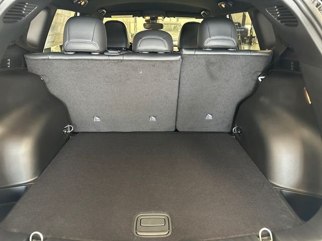 New 2026 Bright White Clear-Coat Exterior Paint Jeep Latitude image 18