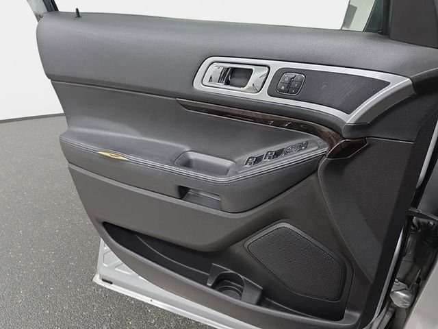 Used 2011 Silver Ford Limited image 27