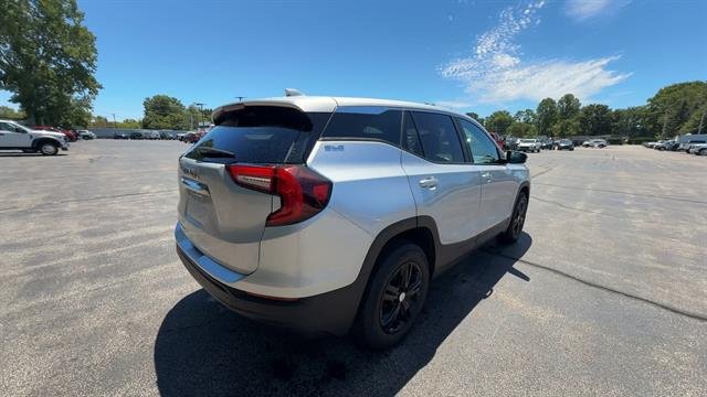 Used 2022 Quicksilver Metallic GMC SLE image 8