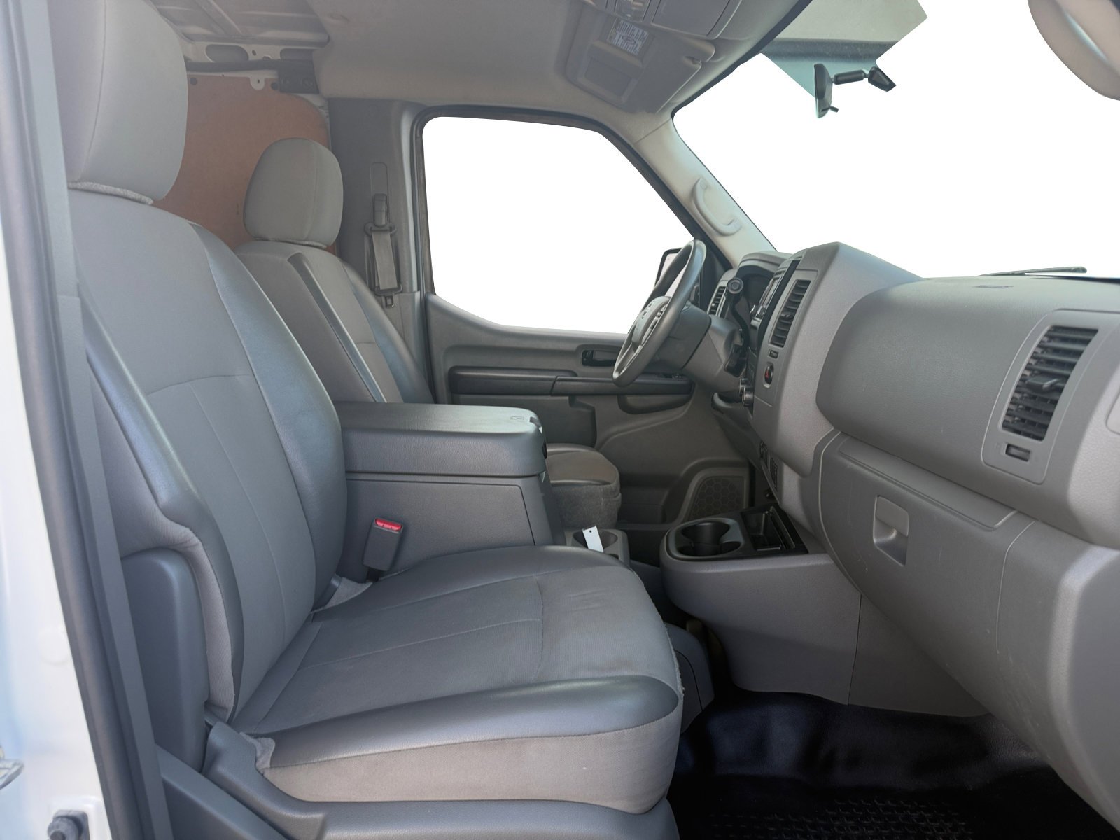 Used 2020 White Nissan SV image 28