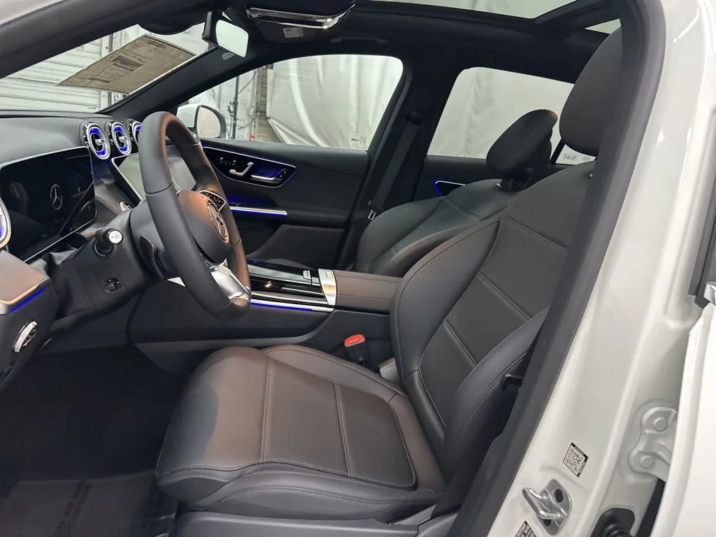 Used 2026 White Mercedes-Benz GLC 300 image 18