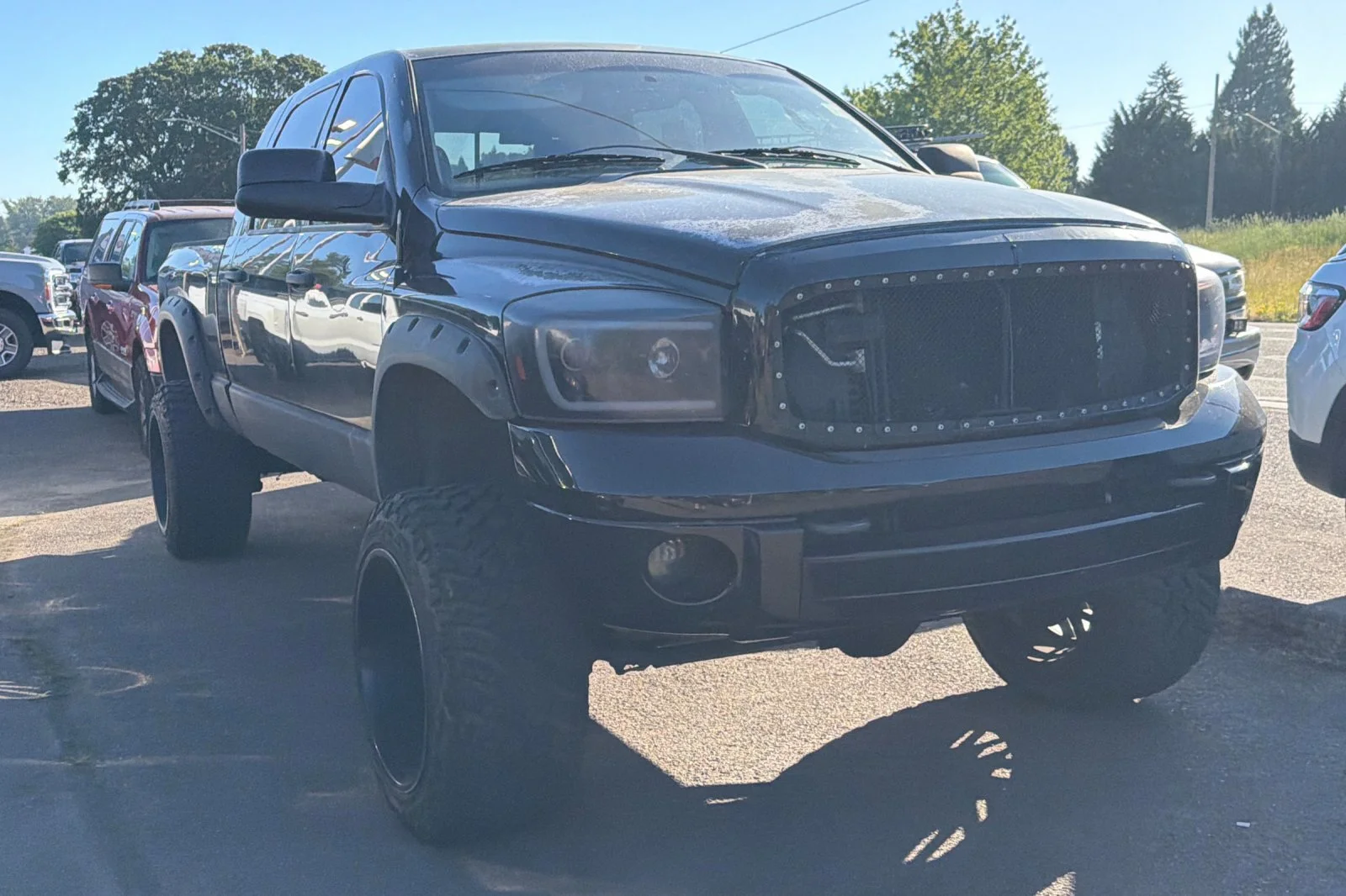 Used 2006 Black Dodge SLT image 2