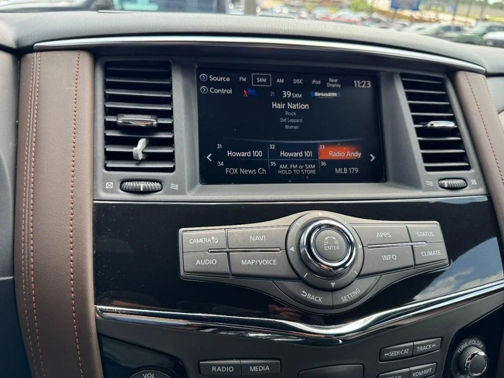 Used 2019 Black Nissan Platinum image 20