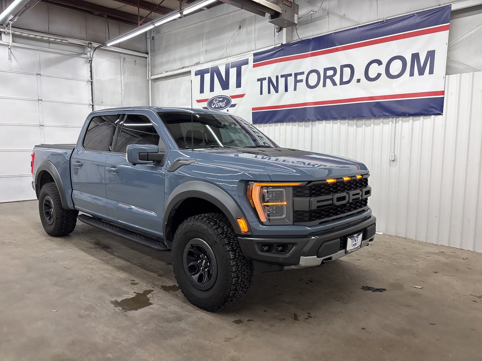 2023 Ford F-150 Raptor photo 2