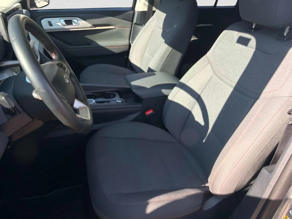 Used 2025 Silver Ford Active image 21