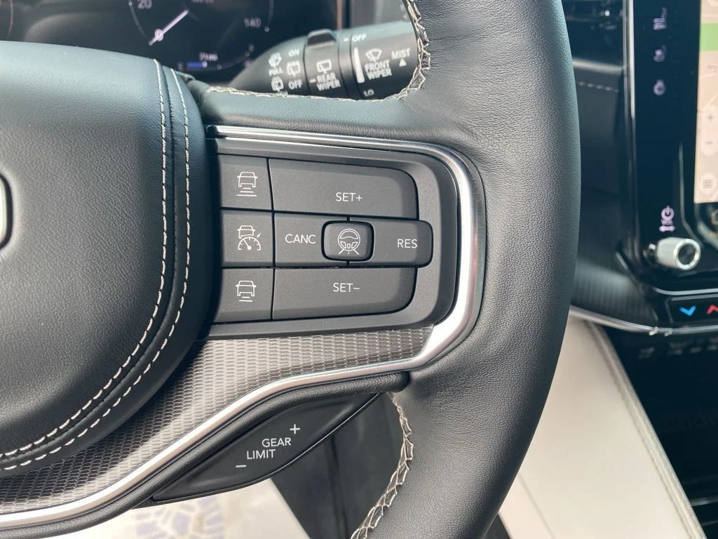 Used 2026 Black Jeep Summit Obsidian image 19