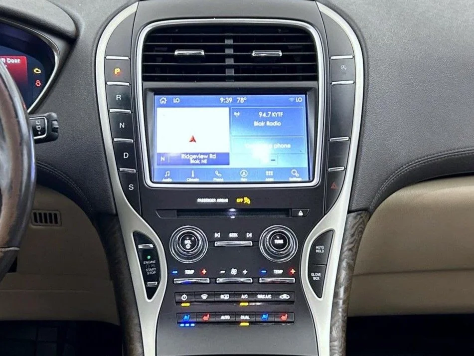 Used 2020 Blue Lincoln Reserve image 12