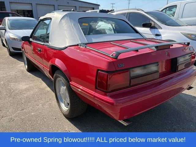 Used 1993 Red Ford LX image 6